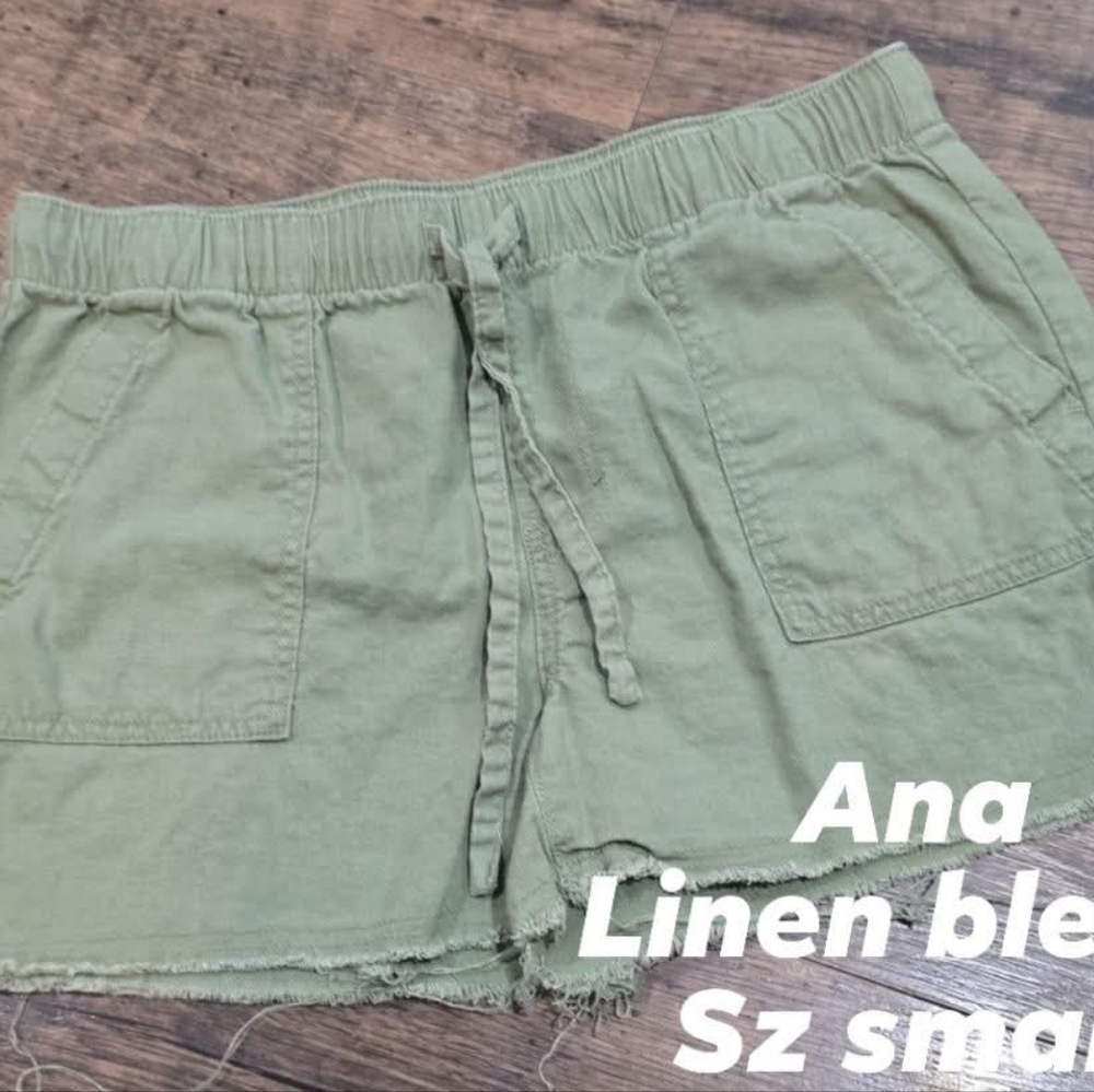 Ana Womens shorts sz small ☀️
